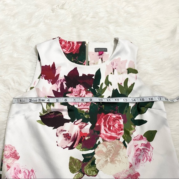 VINCE CAMUTO Floral Blouse - Picture 3 of 7